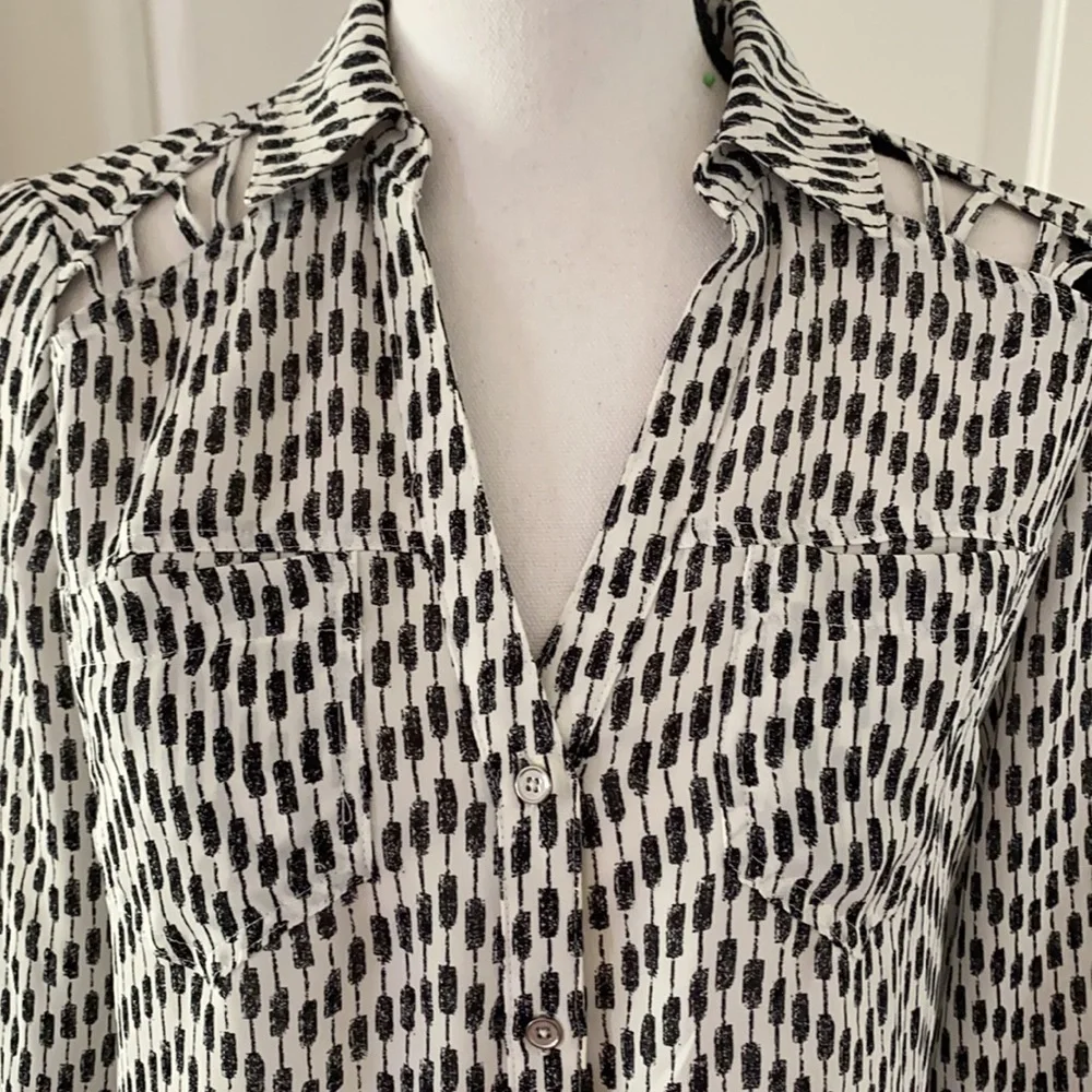 24:03 - Candies Button Down Blouse w/cut out shoulder - Picture 4 of 16